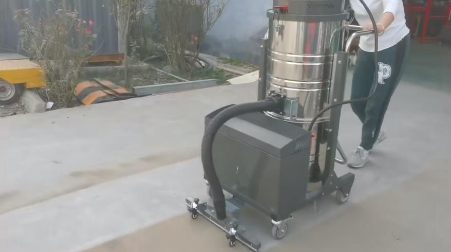 充電式工業吸塵器